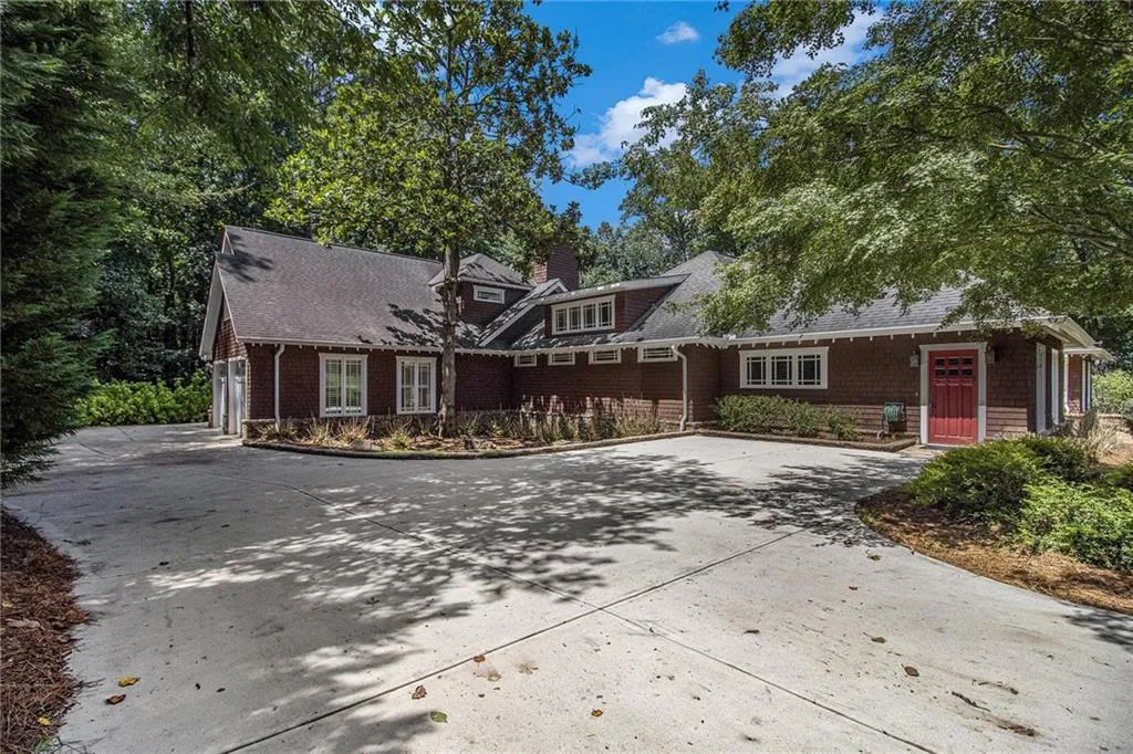 1490 Chevron Drive, Atlanta, Georgia 30350, 7 Bedrooms Bedrooms, ,6 BathroomsBathrooms,Residential,For Sale,1490 Chevron Drive,7632348