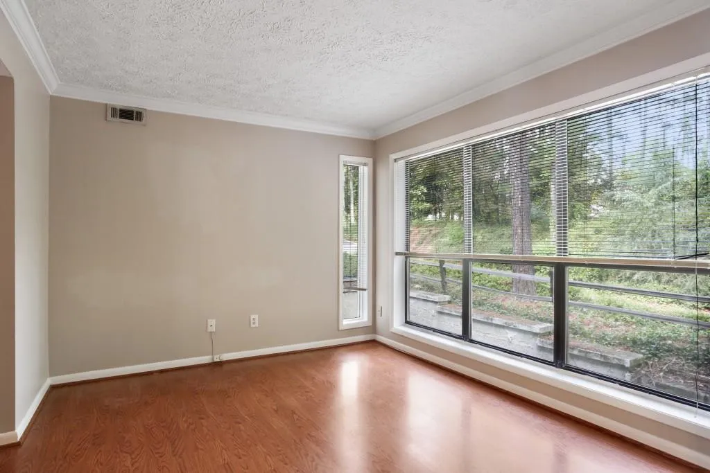 5137 Roswell Road Unit 7, Sandy Springs, Georgia 30342, 2 Bedrooms Bedrooms, ,2 BathroomsBathrooms,Residential,Sold,5137 Roswell Road Unit 7,5929338
