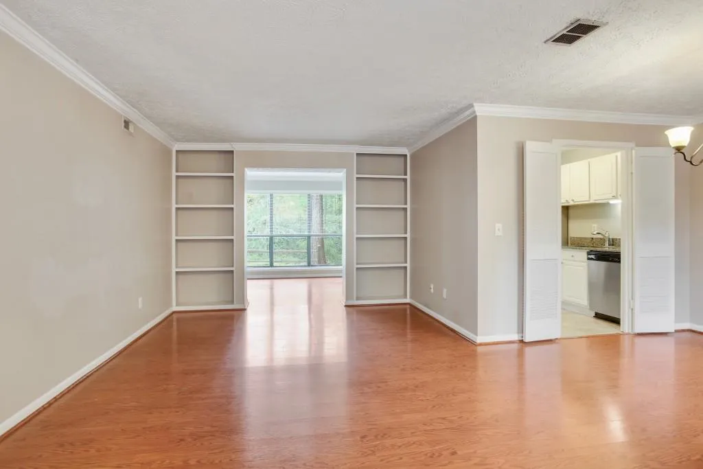 5137 Roswell Road Unit 7, Sandy Springs, Georgia 30342, 2 Bedrooms Bedrooms, ,2 BathroomsBathrooms,Residential,Sold,5137 Roswell Road Unit 7,5929338