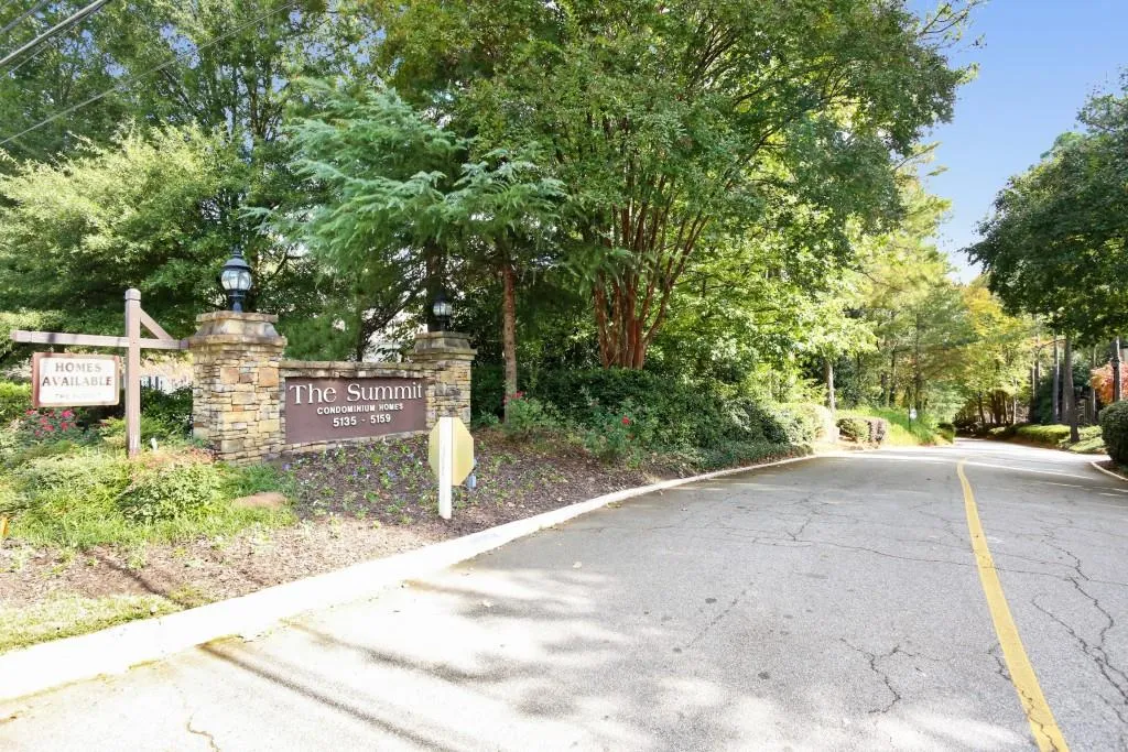 5137 Roswell Road Unit 7, Sandy Springs, Georgia 30342, 2 Bedrooms Bedrooms, ,2 BathroomsBathrooms,Residential,Sold,5137 Roswell Road Unit 7,5929338