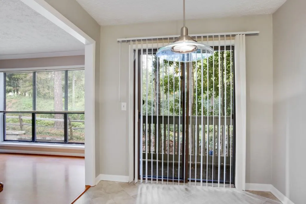 5137 Roswell Road Unit 7, Sandy Springs, Georgia 30342, 2 Bedrooms Bedrooms, ,2 BathroomsBathrooms,Residential,Sold,5137 Roswell Road Unit 7,5929338