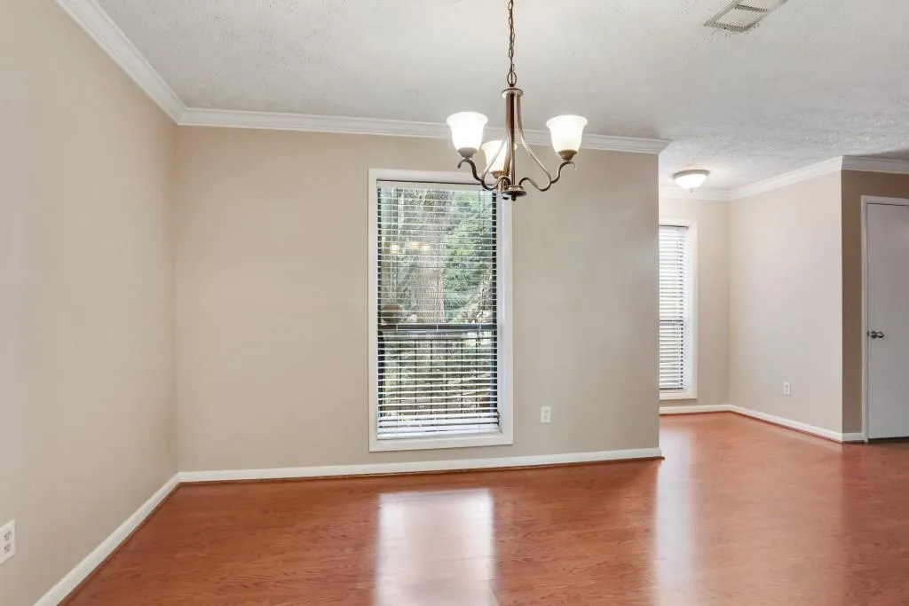 5137 Roswell Road Unit 7, Sandy Springs, Georgia 30342, 2 Bedrooms Bedrooms, ,2 BathroomsBathrooms,Residential,Sold,5137 Roswell Road Unit 7,5929338