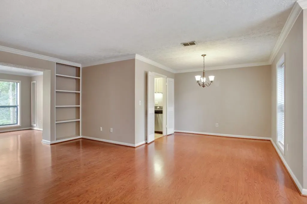 5137 Roswell Road Unit 7, Sandy Springs, Georgia 30342, 2 Bedrooms Bedrooms, ,2 BathroomsBathrooms,Residential,Sold,5137 Roswell Road Unit 7,5929338