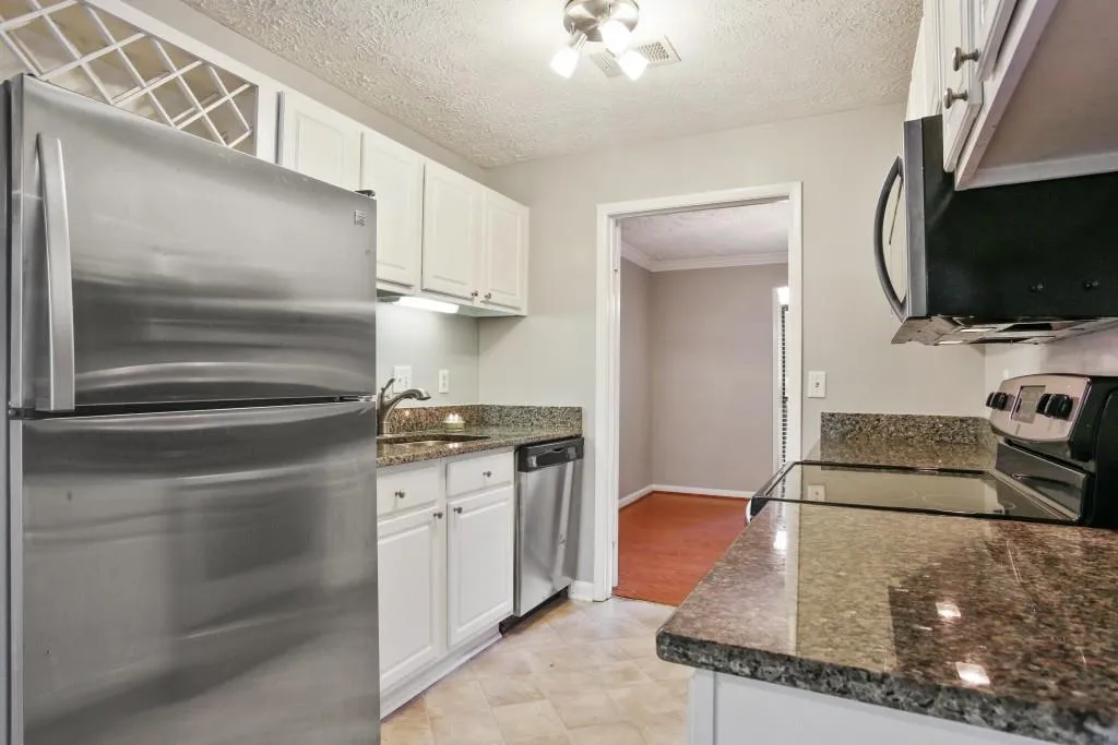 5137 Roswell Road Unit 7, Sandy Springs, Georgia 30342, 2 Bedrooms Bedrooms, ,2 BathroomsBathrooms,Residential,Sold,5137 Roswell Road Unit 7,5929338