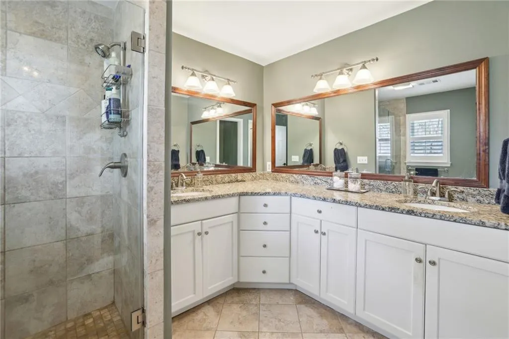 6785 Hunters Trace Circle, Atlanta, Georgia 30328, 5 Bedrooms Bedrooms, ,3 BathroomsBathrooms,Residential,Sold,6785 Hunters Trace Circle,7526161