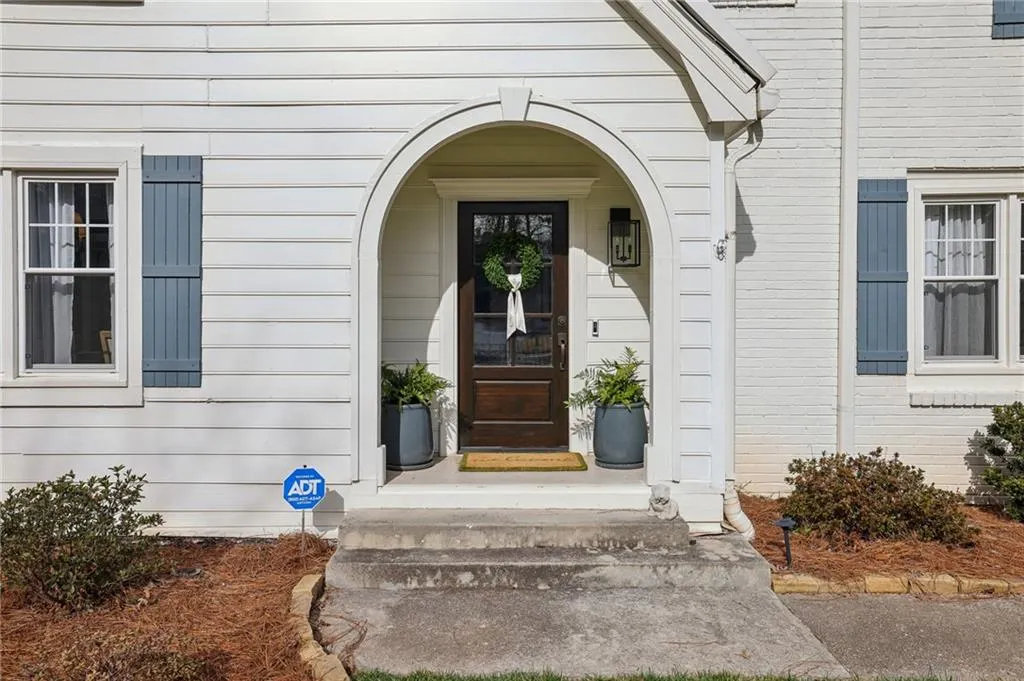 6785 Hunters Trace Circle, Atlanta, Georgia 30328, 5 Bedrooms Bedrooms, ,3 BathroomsBathrooms,Residential,Sold,6785 Hunters Trace Circle,7526161