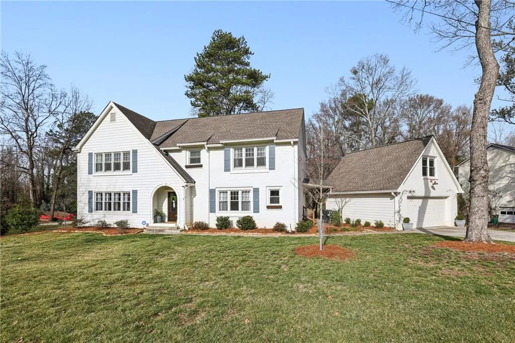 6785 Hunters Trace Circle, Atlanta, Georgia 30328, 5 Bedrooms Bedrooms, ,3 BathroomsBathrooms,Residential,Sold,6785 Hunters Trace Circle,7526161