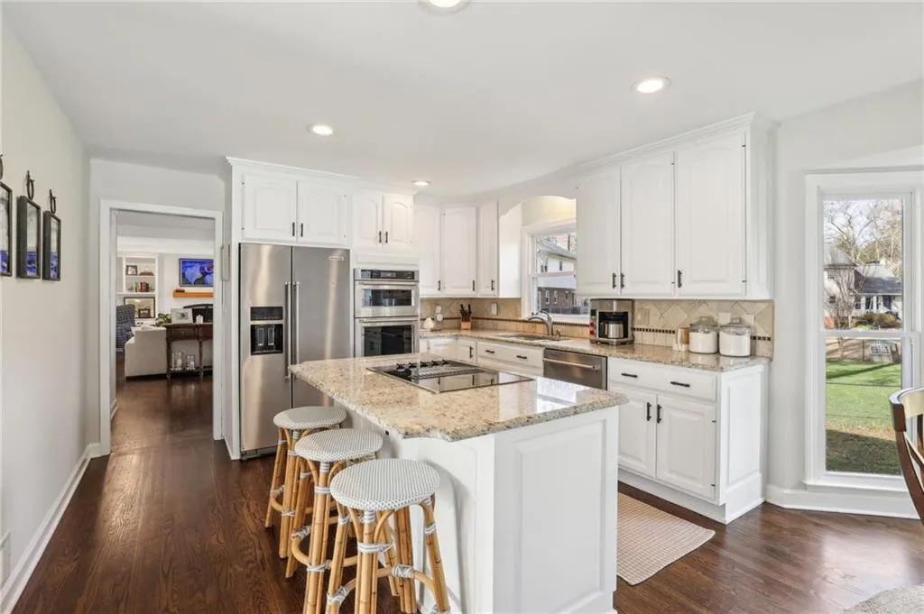 6785 Hunters Trace Circle, Atlanta, Georgia 30328, 5 Bedrooms Bedrooms, ,3 BathroomsBathrooms,Residential,Sold,6785 Hunters Trace Circle,7526161