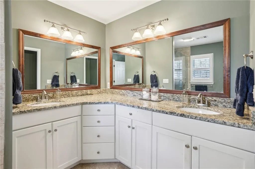 6785 Hunters Trace Circle, Atlanta, Georgia 30328, 5 Bedrooms Bedrooms, ,3 BathroomsBathrooms,Residential,Sold,6785 Hunters Trace Circle,7526161