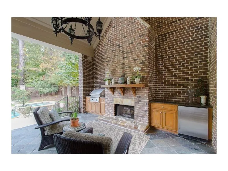 15 Brookside Walk Ne, Atlanta, Georgia 30342, 5 Bedrooms Bedrooms, ,6 BathroomsBathrooms,Residential,Sold,15 Brookside Walk Ne,5650382