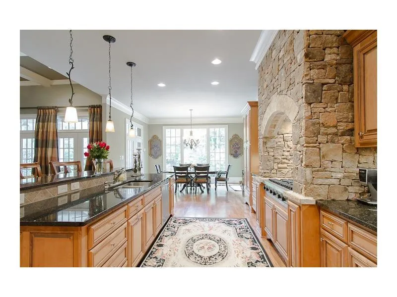 15 Brookside Walk Ne, Atlanta, Georgia 30342, 5 Bedrooms Bedrooms, ,6 BathroomsBathrooms,Residential,Sold,15 Brookside Walk Ne,5650382