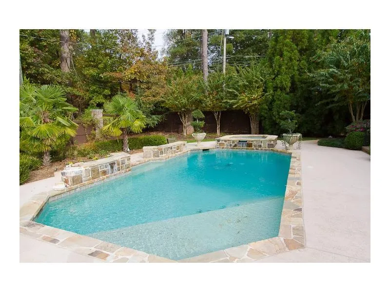 15 Brookside Walk Ne, Atlanta, Georgia 30342, 5 Bedrooms Bedrooms, ,6 BathroomsBathrooms,Residential,Sold,15 Brookside Walk Ne,5650382