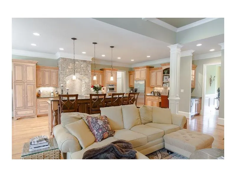15 Brookside Walk Ne, Atlanta, Georgia 30342, 5 Bedrooms Bedrooms, ,6 BathroomsBathrooms,Residential,Sold,15 Brookside Walk Ne,5650382