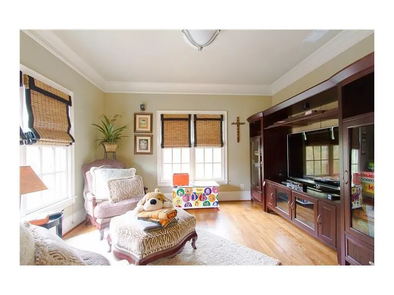 15 Brookside Walk Ne, Atlanta, Georgia 30342, 5 Bedrooms Bedrooms, ,6 BathroomsBathrooms,Residential,Sold,15 Brookside Walk Ne,5650382