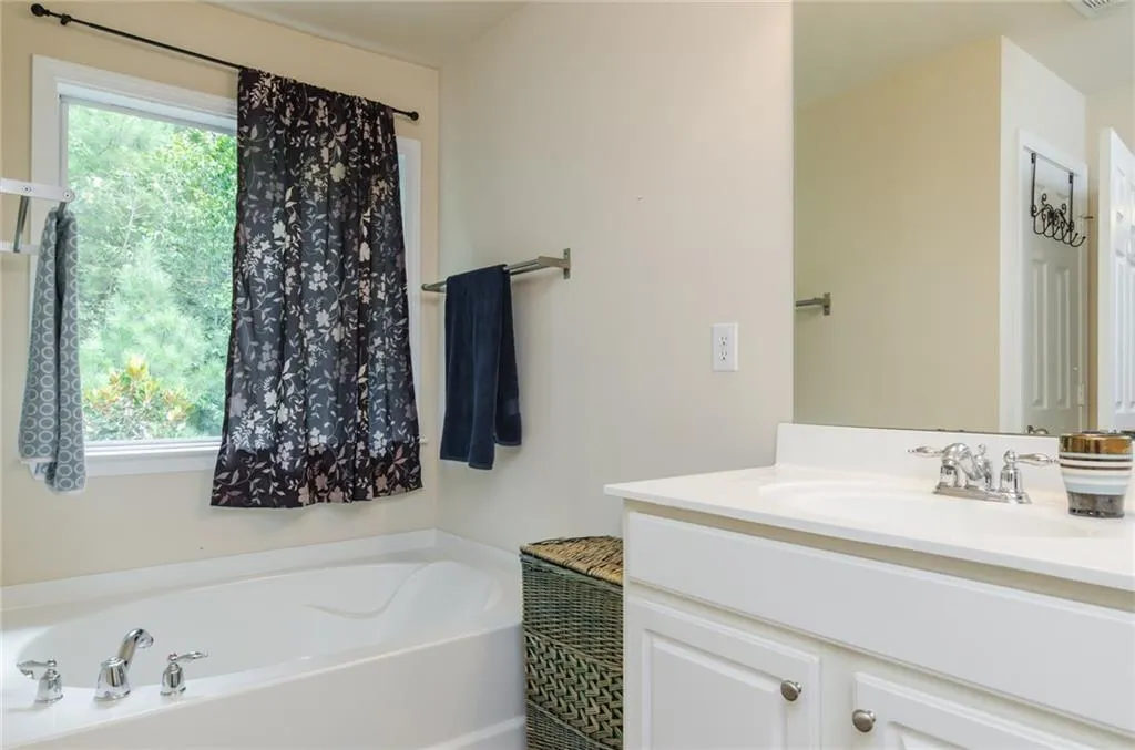 626 Pember Point, Sandy Springs, Georgia 30350, 3 Bedrooms Bedrooms, ,3 BathroomsBathrooms,Residential,Sold,626 Pember Point,5901238