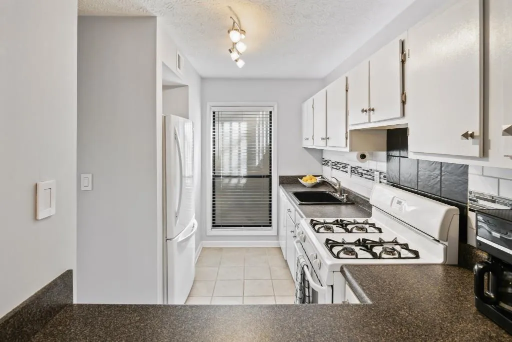 1310 Woodcliff Drive, Sandy Springs, Georgia 30350, 1 Bedroom Bedrooms, ,1 BathroomBathrooms,Residential,Sold,1310 Woodcliff Drive,7021125