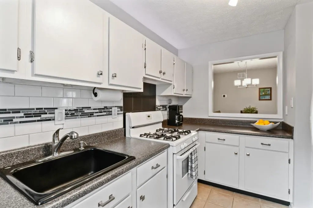 1310 Woodcliff Drive, Sandy Springs, Georgia 30350, 1 Bedroom Bedrooms, ,1 BathroomBathrooms,Residential,Sold,1310 Woodcliff Drive,7021125