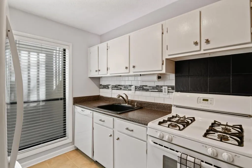 1310 Woodcliff Drive, Sandy Springs, Georgia 30350, 1 Bedroom Bedrooms, ,1 BathroomBathrooms,Residential,Sold,1310 Woodcliff Drive,7021125