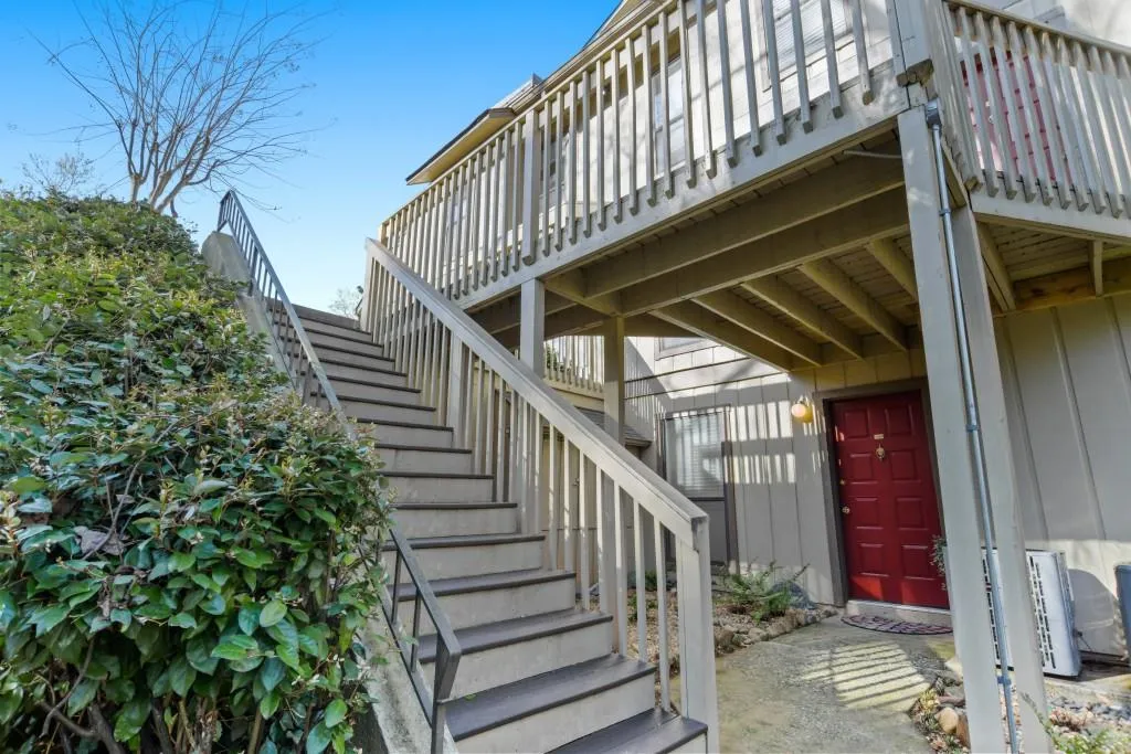 1310 Woodcliff Drive, Sandy Springs, Georgia 30350, 1 Bedroom Bedrooms, ,1 BathroomBathrooms,Residential,Sold,1310 Woodcliff Drive,7021125