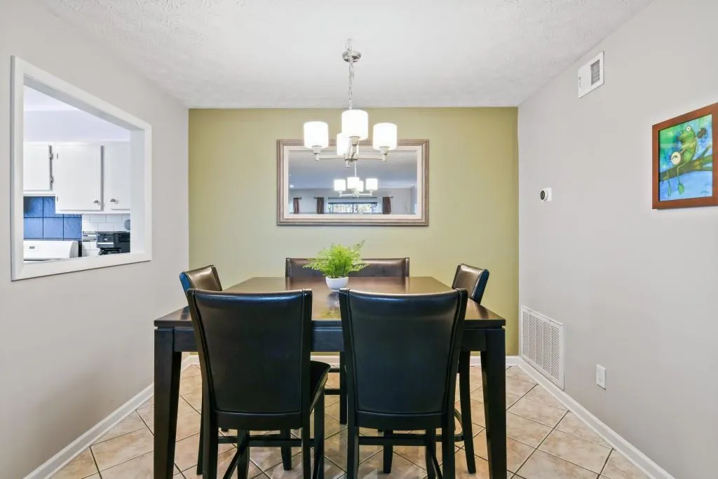 1310 Woodcliff Drive, Sandy Springs, Georgia 30350, 1 Bedroom Bedrooms, ,1 BathroomBathrooms,Residential,Sold,1310 Woodcliff Drive,7021125