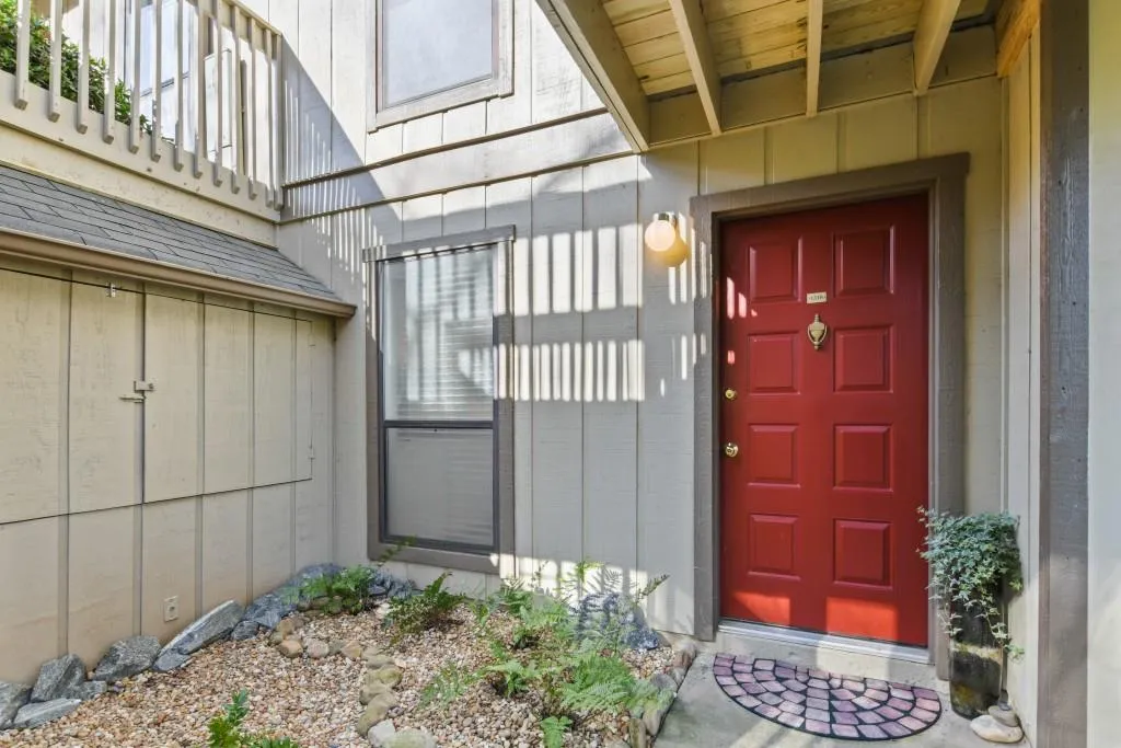 1310 Woodcliff Drive, Sandy Springs, Georgia 30350, 1 Bedroom Bedrooms, ,1 BathroomBathrooms,Residential,Sold,1310 Woodcliff Drive,7021125