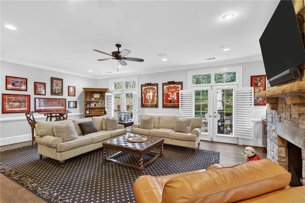92 Old Ivy Road Ne Unit 7, Atlanta, Georgia 30342, 4 Bedrooms Bedrooms, 0 ,4 BathroomsBathrooms,Residential,For Sale,92 Old Ivy Road Ne Unit 7,7708312