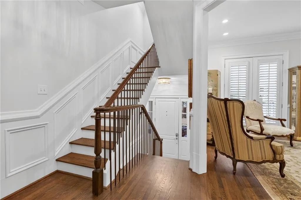 92 Old Ivy Road Ne Unit 7, Atlanta, Georgia 30342, 4 Bedrooms Bedrooms, 0 ,4 BathroomsBathrooms,Residential,For Sale,92 Old Ivy Road Ne Unit 7,7708312