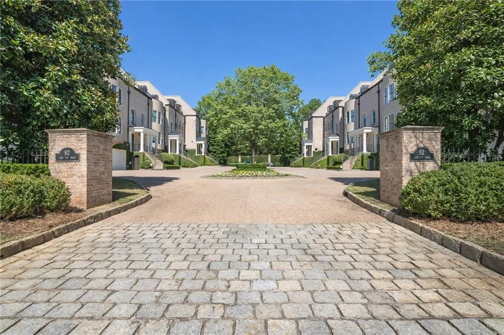92 Old Ivy Road Ne Unit 7, Atlanta, Georgia 30342, 4 Bedrooms Bedrooms, 0 ,4 BathroomsBathrooms,Residential,For Sale,92 Old Ivy Road Ne Unit 7,7708312