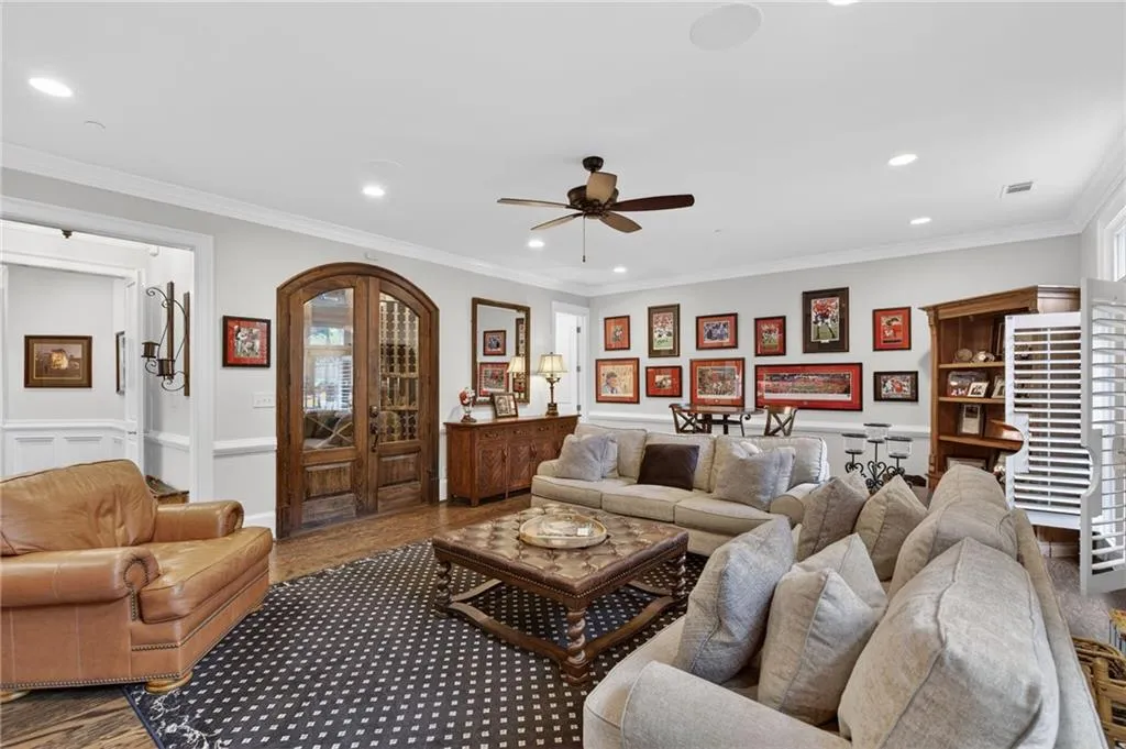 92 Old Ivy Road Ne Unit 7, Atlanta, Georgia 30342, 4 Bedrooms Bedrooms, 0 ,4 BathroomsBathrooms,Residential,For Sale,92 Old Ivy Road Ne Unit 7,7708312