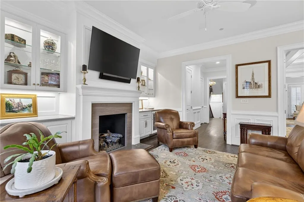 92 Old Ivy Road Ne Unit 7, Atlanta, Georgia 30342, 4 Bedrooms Bedrooms, 0 ,4 BathroomsBathrooms,Residential,For Sale,92 Old Ivy Road Ne Unit 7,7708312
