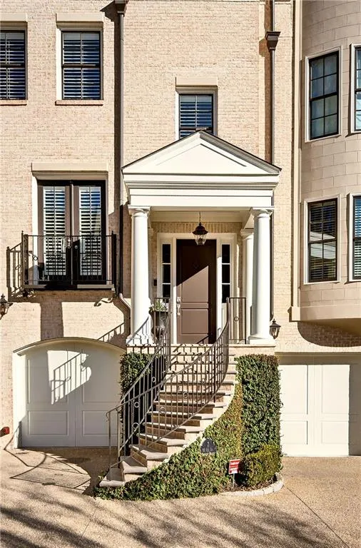 92 Old Ivy Road Ne Unit 7, Atlanta, Georgia 30342, 4 Bedrooms Bedrooms, 0 ,4 BathroomsBathrooms,Residential,For Sale,92 Old Ivy Road Ne Unit 7,7708312