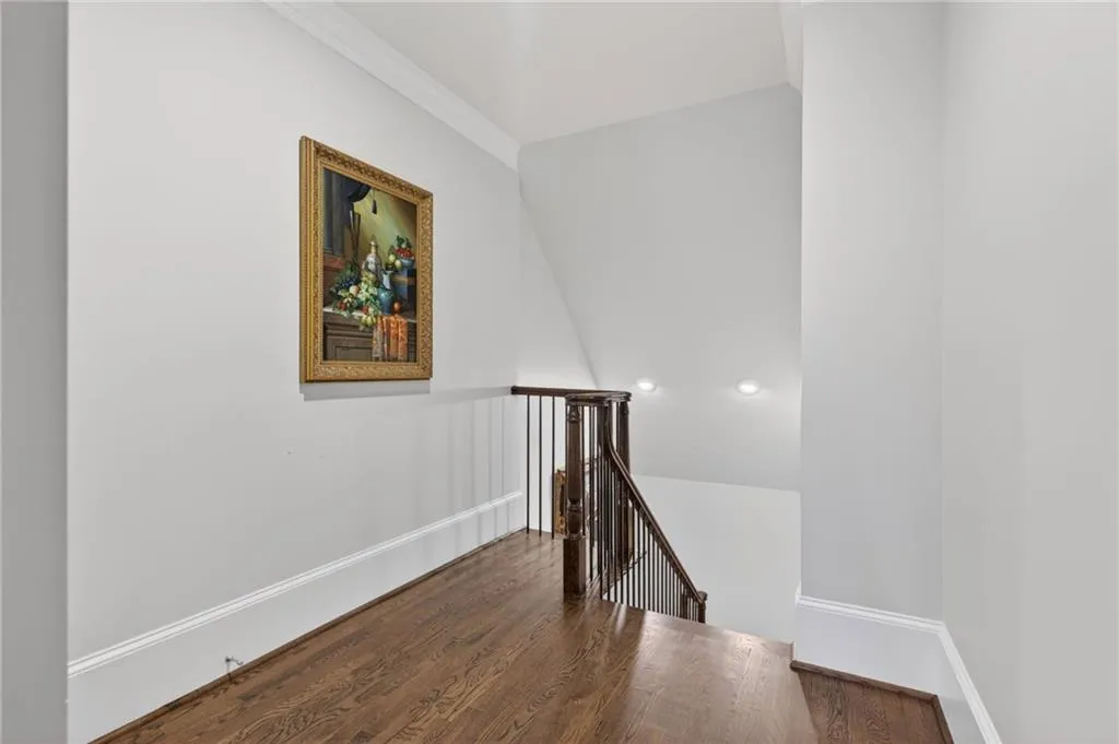 92 Old Ivy Road Ne Unit 7, Atlanta, Georgia 30342, 4 Bedrooms Bedrooms, 0 ,4 BathroomsBathrooms,Residential,For Sale,92 Old Ivy Road Ne Unit 7,7708312