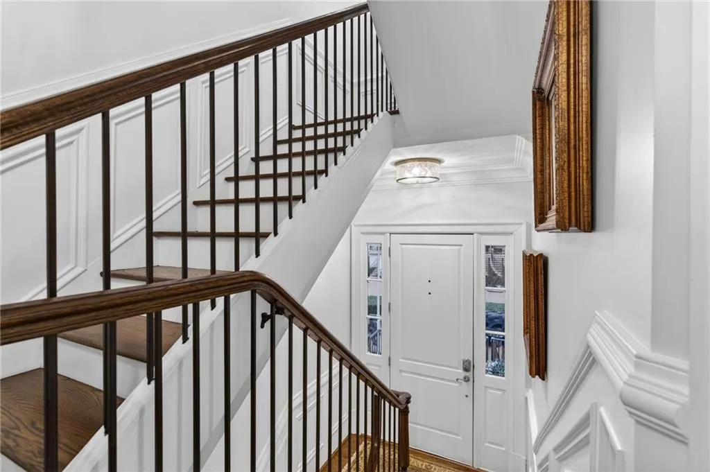 92 Old Ivy Road Ne Unit 7, Atlanta, Georgia 30342, 4 Bedrooms Bedrooms, 0 ,4 BathroomsBathrooms,Residential,For Sale,92 Old Ivy Road Ne Unit 7,7708312