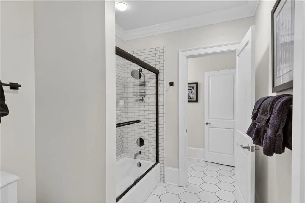 92 Old Ivy Road Ne Unit 7, Atlanta, Georgia 30342, 4 Bedrooms Bedrooms, 0 ,4 BathroomsBathrooms,Residential,For Sale,92 Old Ivy Road Ne Unit 7,7708312