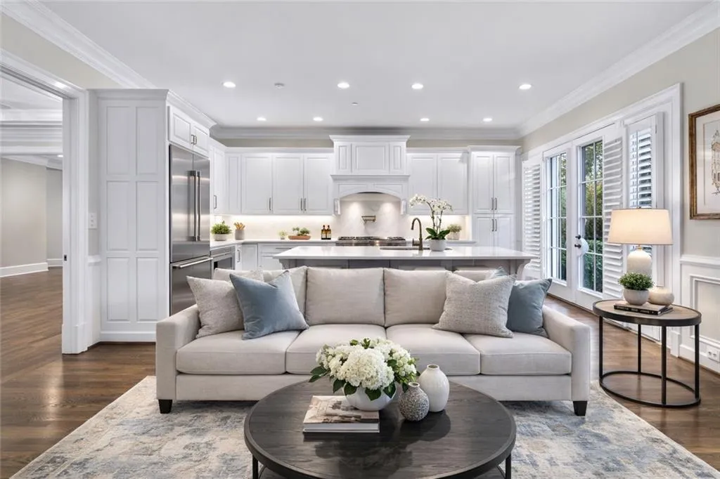 A different look with virtually staged furnishings.