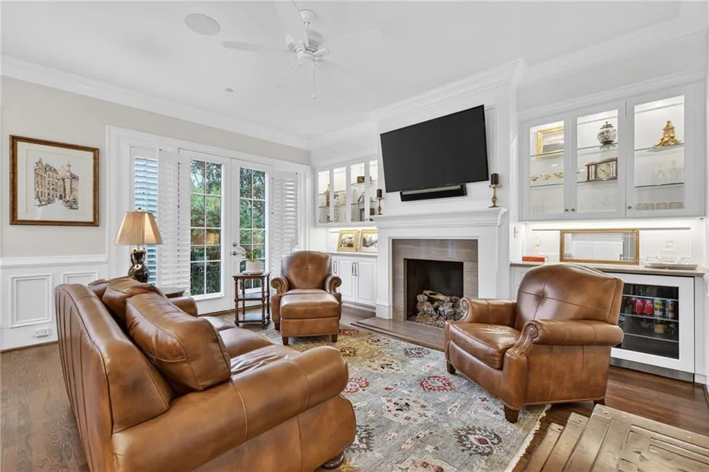 92 Old Ivy Road Ne Unit 7, Atlanta, Georgia 30342, 4 Bedrooms Bedrooms, 0 ,4 BathroomsBathrooms,Residential,For Sale,92 Old Ivy Road Ne Unit 7,7708312