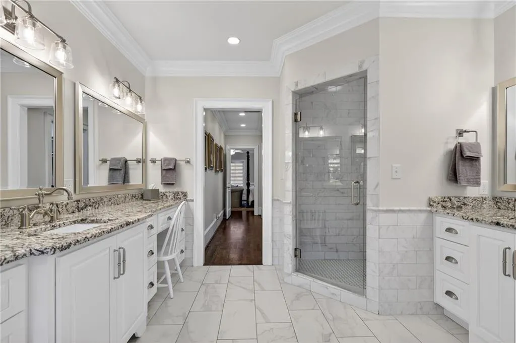 92 Old Ivy Road Ne Unit 7, Atlanta, Georgia 30342, 4 Bedrooms Bedrooms, 0 ,4 BathroomsBathrooms,Residential,For Sale,92 Old Ivy Road Ne Unit 7,7708312