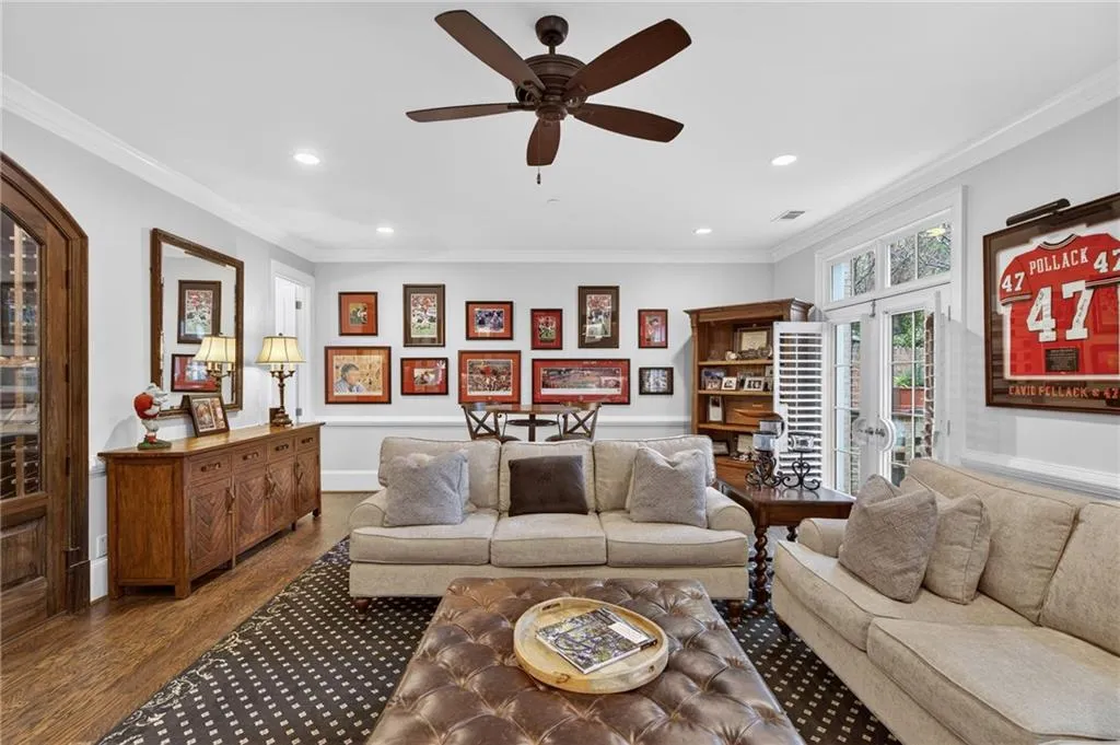 92 Old Ivy Road Ne Unit 7, Atlanta, Georgia 30342, 4 Bedrooms Bedrooms, 0 ,4 BathroomsBathrooms,Residential,For Sale,92 Old Ivy Road Ne Unit 7,7708312