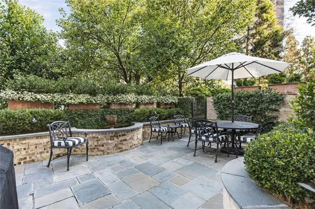 92 Old Ivy Road Ne Unit 7, Atlanta, Georgia 30342, 4 Bedrooms Bedrooms, 0 ,4 BathroomsBathrooms,Residential,For Sale,92 Old Ivy Road Ne Unit 7,7708312