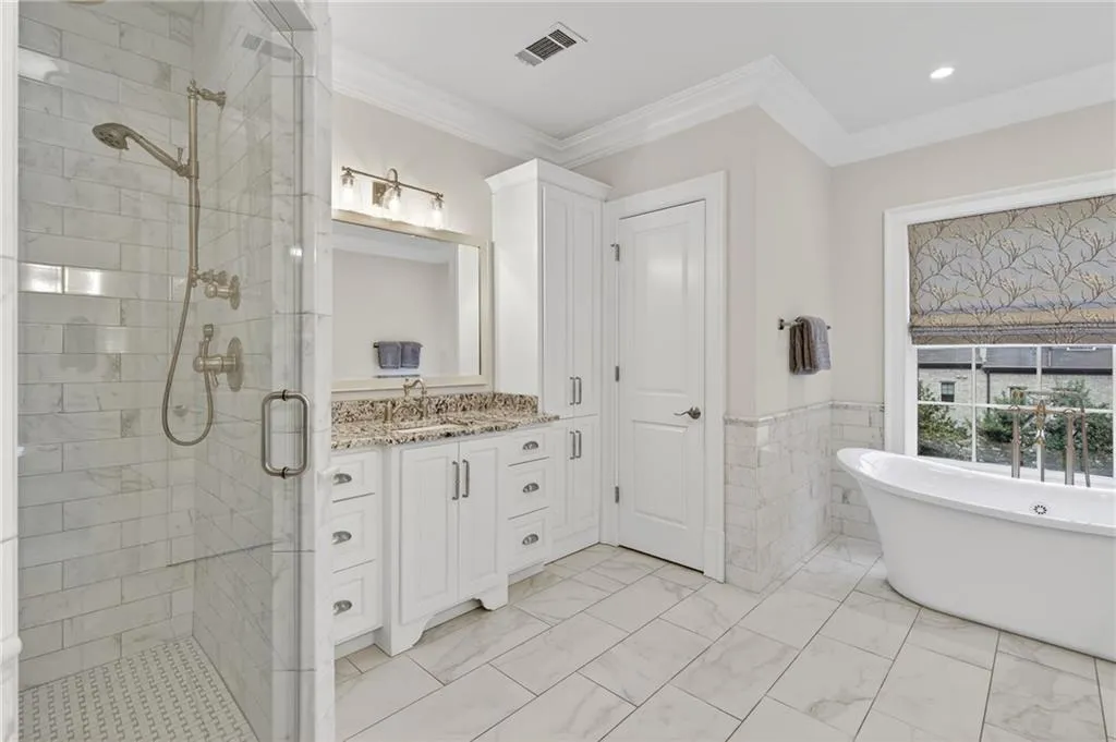 92 Old Ivy Road Ne Unit 7, Atlanta, Georgia 30342, 4 Bedrooms Bedrooms, 0 ,4 BathroomsBathrooms,Residential,For Sale,92 Old Ivy Road Ne Unit 7,7708312