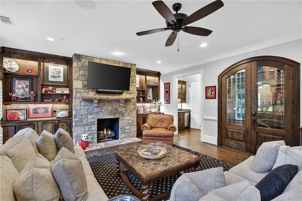 92 Old Ivy Road Ne Unit 7, Atlanta, Georgia 30342, 4 Bedrooms Bedrooms, 0 ,4 BathroomsBathrooms,Residential,For Sale,92 Old Ivy Road Ne Unit 7,7708312