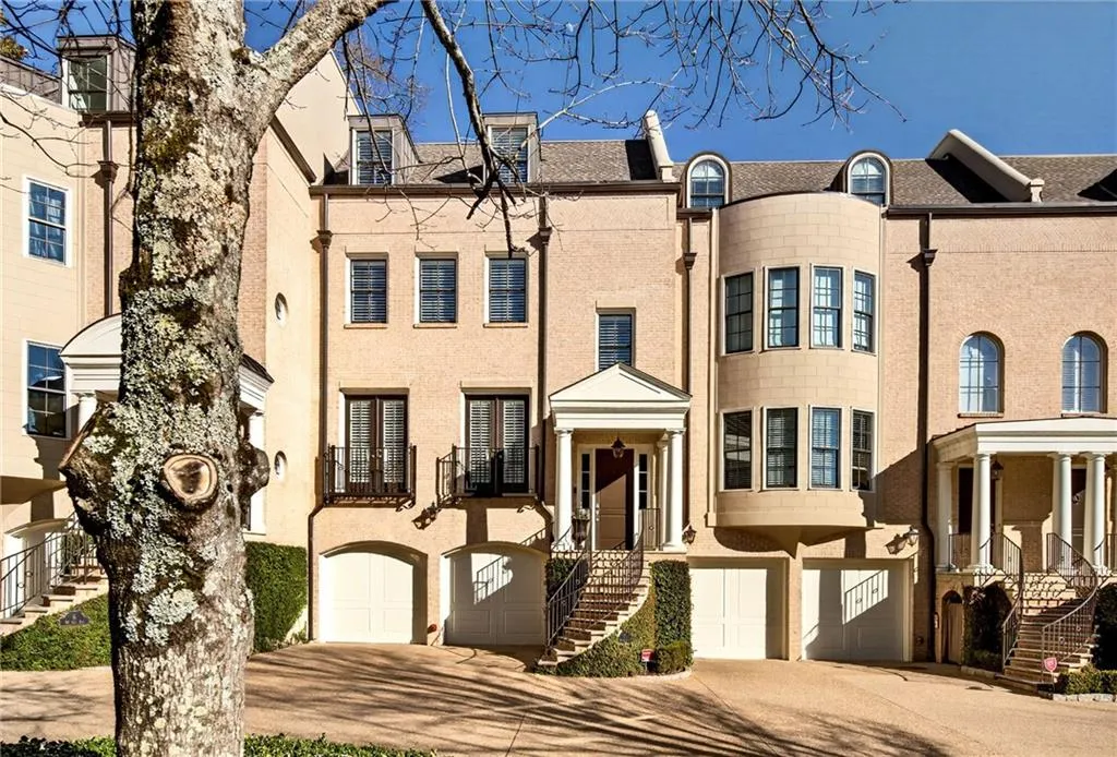 92 Old Ivy Road Ne Unit 7, Atlanta, Georgia 30342, 4 Bedrooms Bedrooms, 0 ,4 BathroomsBathrooms,Residential,For Sale,92 Old Ivy Road Ne Unit 7,7708312