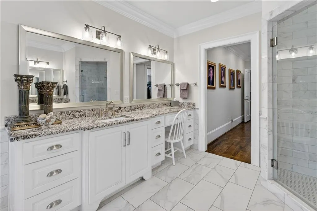 92 Old Ivy Road Ne Unit 7, Atlanta, Georgia 30342, 4 Bedrooms Bedrooms, 0 ,4 BathroomsBathrooms,Residential,For Sale,92 Old Ivy Road Ne Unit 7,7708312