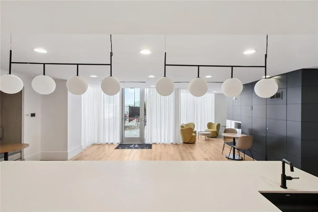 3324 Peachtree Road Ne Unit 3016, Atlanta, Georgia 30326, 1 Bedroom Bedrooms, ,1 BathroomBathrooms,Residential,For Sale,3324 Peachtree Road Ne Unit 3016,7611590