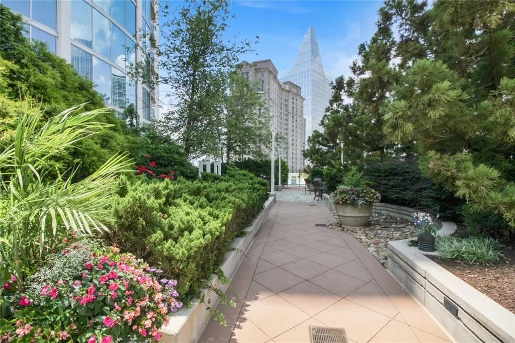 3324 Peachtree Road Ne Unit 3016, Atlanta, Georgia 30326, 1 Bedroom Bedrooms, ,1 BathroomBathrooms,Residential,For Sale,3324 Peachtree Road Ne Unit 3016,7611590