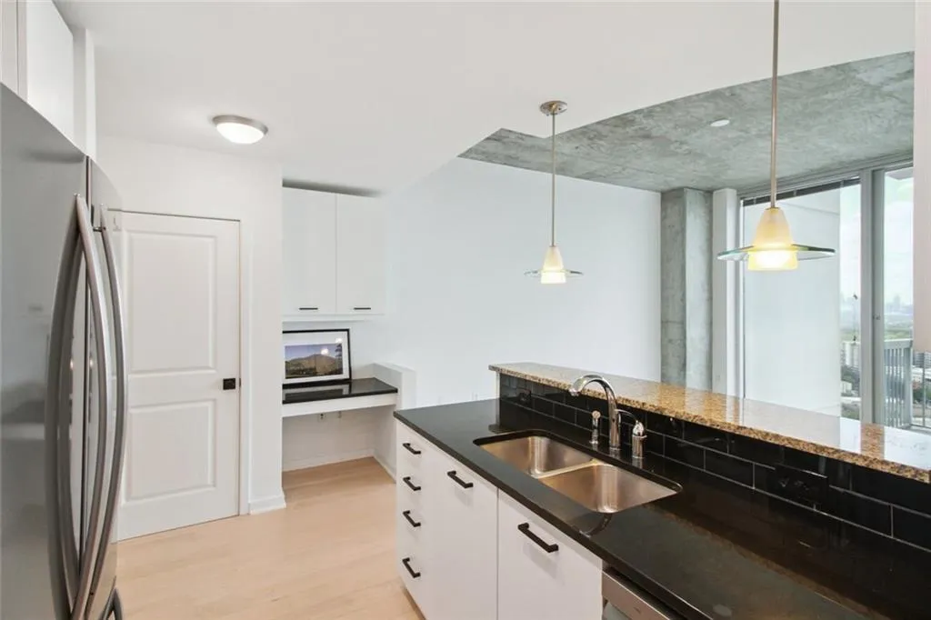 3324 Peachtree Road Ne Unit 3016, Atlanta, Georgia 30326, 1 Bedroom Bedrooms, ,1 BathroomBathrooms,Residential,For Sale,3324 Peachtree Road Ne Unit 3016,7611590