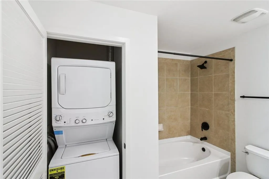 3324 Peachtree Road Ne Unit 3016, Atlanta, Georgia 30326, 1 Bedroom Bedrooms, ,1 BathroomBathrooms,Residential,For Sale,3324 Peachtree Road Ne Unit 3016,7611590