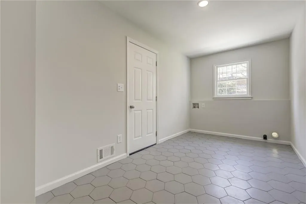 8160 Habersham Waters Road, Sandy Springs, Georgia 30350, 5 Bedrooms Bedrooms, ,5 BathroomsBathrooms,Residential,Sold,8160 Habersham Waters Road,6706980