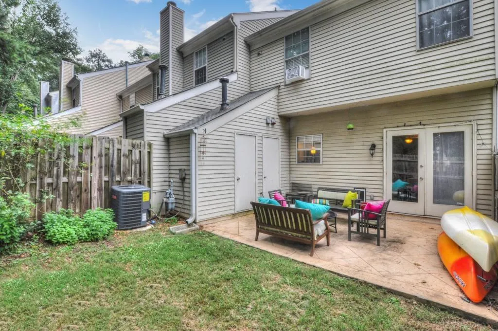 201 Wedgewood Way Unit 201, Sandy Springs, Georgia 30350, 2 Bedrooms Bedrooms, ,2 BathroomsBathrooms,Residential,Sold,201 Wedgewood Way Unit 201,5886294