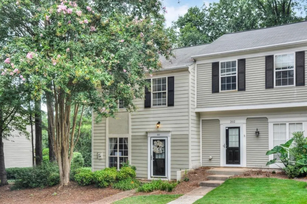 201 Wedgewood Way Unit 201, Sandy Springs, Georgia 30350, 2 Bedrooms Bedrooms, ,2 BathroomsBathrooms,Residential,Sold,201 Wedgewood Way Unit 201,5886294